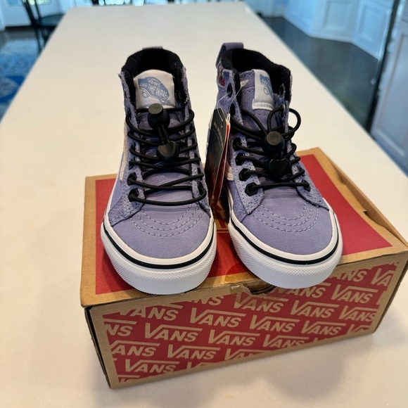Vans Kids Hi MTE Periwinkle Blue Suede Sneakers Toggle Laces Sz 11 NEW - Picture 1 of 10